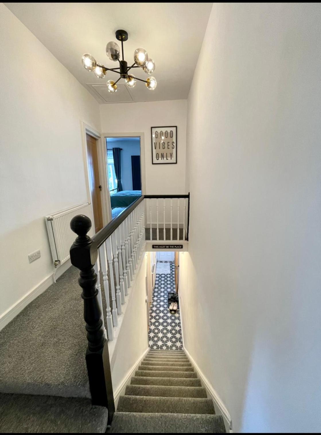 The South Valley Home Neath Exteriér fotografie